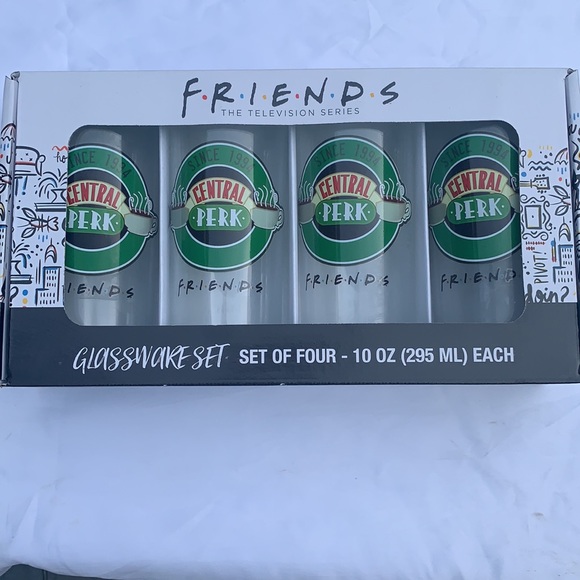 New FRIENDS CENTRAL PERK GLASSWARE (SET SET OF 4) - Picture 2 of 8